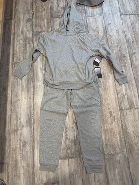 Fabletics Men’s Medium - The Lightweight Go-To Hoodie and Jogger Set - Gray BNWT